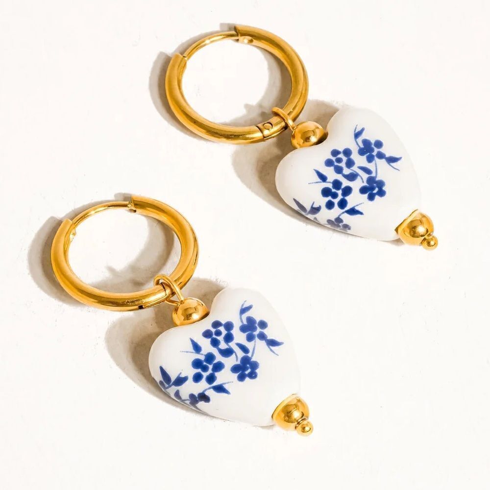 Vintage style hoop earrings A117